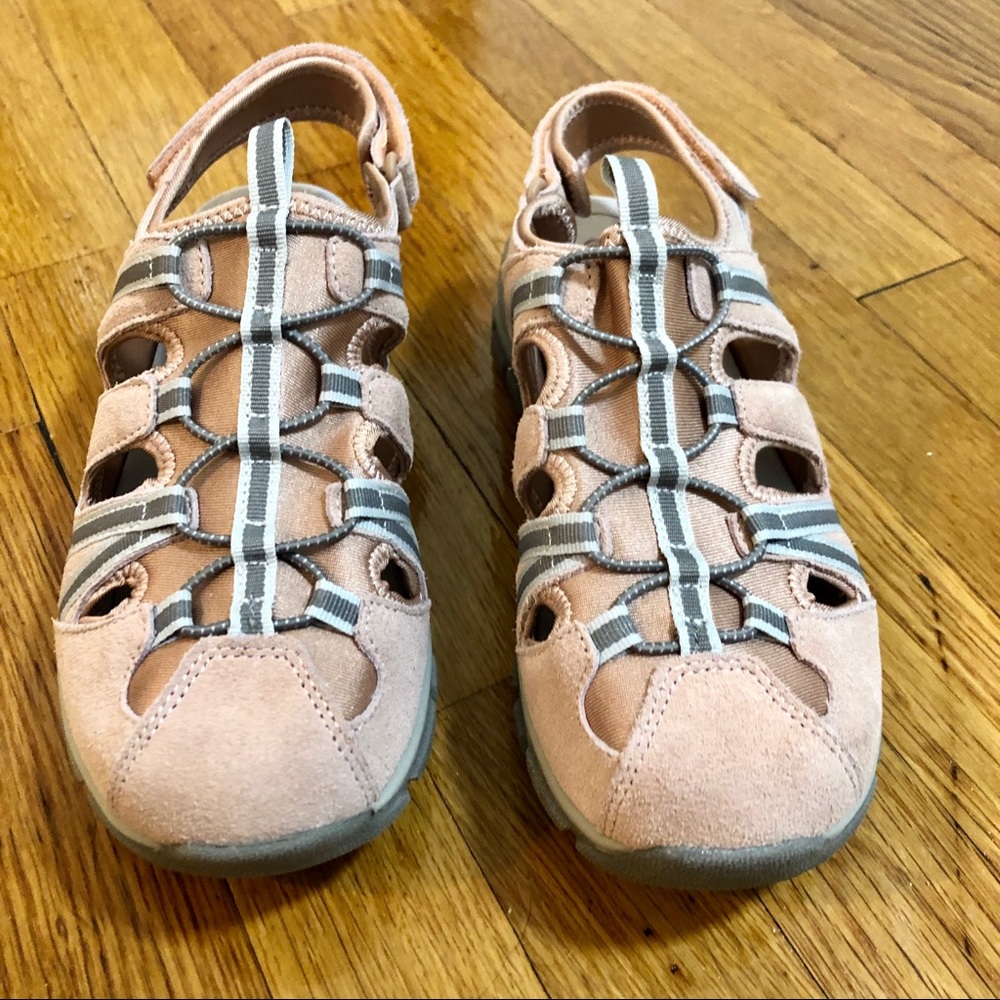 NEW LANDS END All Weather Closed Toe Walkin sandal